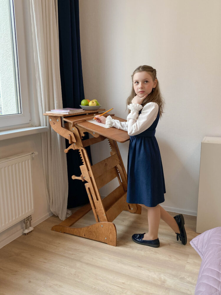 Стол для учебы стоя «Эврика детская (Гармония)» с регулировкой высоты и наклона столешницы на рост 100-160 см