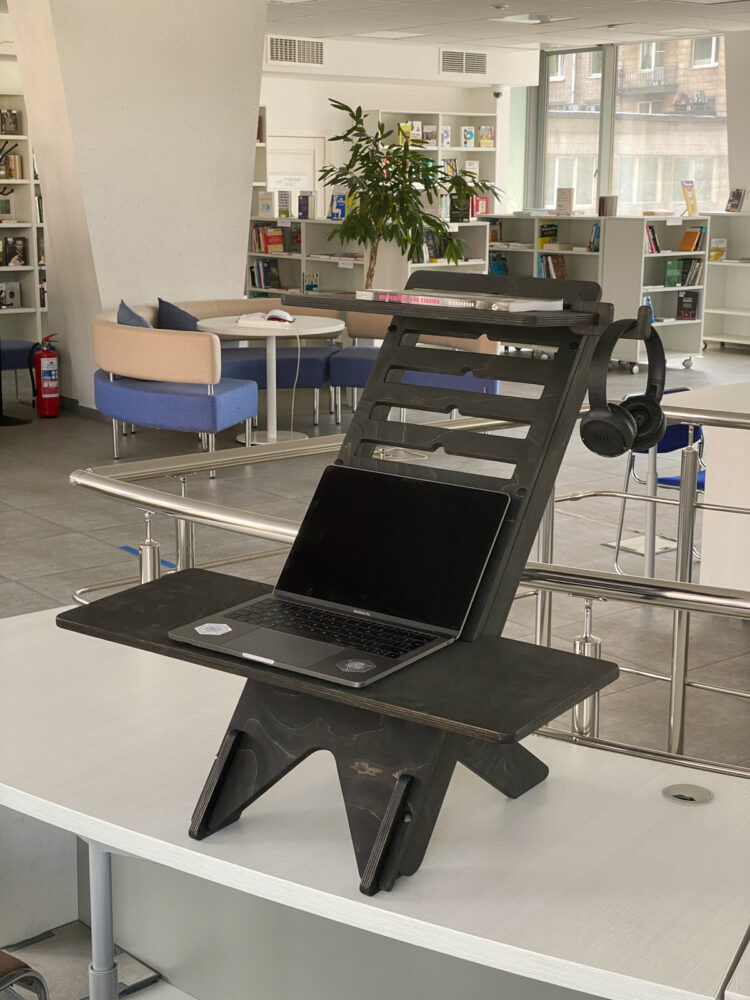 UP DESK — подставка для ноутбука для работы стоя, черный венге
