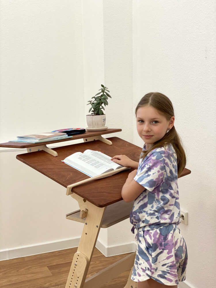 Комплект для школьника: растущая парта + стул