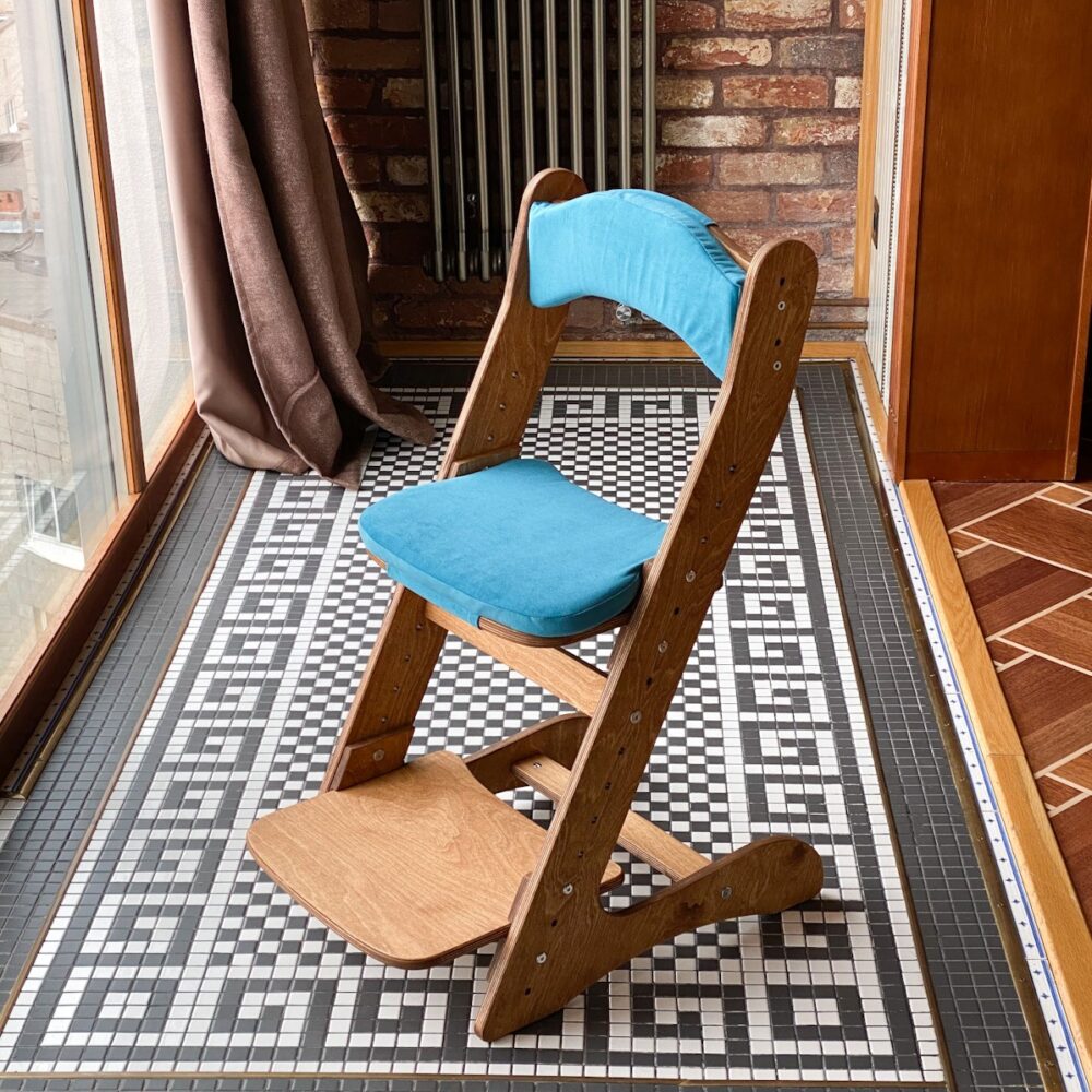 Растущий стул для детей “Компаньон” Золотой дуб с комплектом лазурных подушек